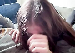 Gamer Hunk Gets His Fantasy Oral-job From A Doxy