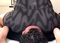 Facesitting punishment for pitiful slave in femdom session
