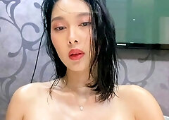 Omege japanese girl with big boobs on cams