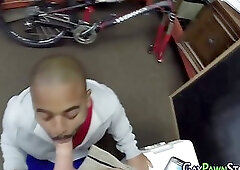 Black amateur sucks cock