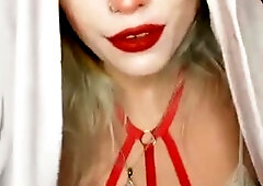 Amateur blonde vixen poses in white lingerie on webcam