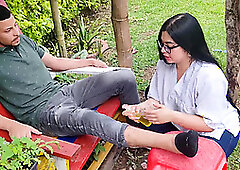 Nuestra profesional de la salud Antonella ayuda a Cris y diagnostica una masaje un su polla para curarlo.