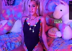 Lovely Small Tit Amateur Thai Girl Tasting The Juicy Cock