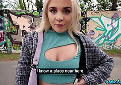 The Big Prague Sausage - Ellie Shou, Martin Gun