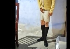 Puto se pajea con uniforme de colegiala de secundaria tecnica