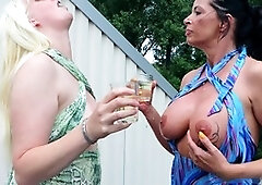 Big boobs, pissing, urophilia