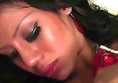 Ladyboy Emmy Gives Herself A Handjob : Part 2
