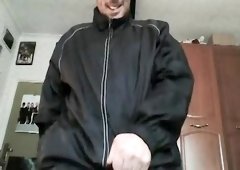 Wanking And Posing For Cam