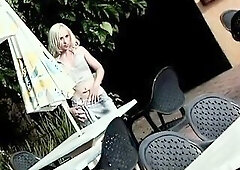 This babe Masturbates Looking at 'em Screwing by the Pool