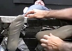 FootFriends.com: Wearing shoes goes for slamming hard