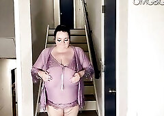 Macromastia chick enjoys BBC