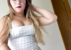 Are u the gal in that renowned porn movie? I'LL TELL YOUR PARENTS!