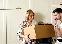 Tommy Gold - Stud Realizes His Old Dirty Dream Fucking Stepmoms Friend Selena