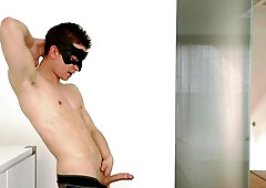 Maskurbate: Supermodel Ryan in mask first time toys in the gym