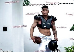 The King Of Heath - Bodybuilder Gets A Blowjob For Photoshoot