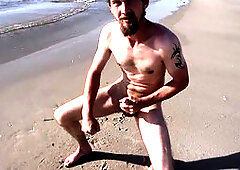masturbate and cum on the beach