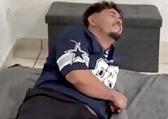Venezuelan vs Mexican, Latinos throwing milk