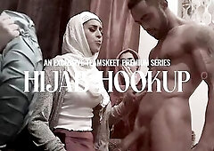 Pervmom - Hawt Golden-haired Stepmom Needs Aid With Stretching Her Booty