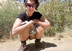 Pissy mamma outdoor hiking