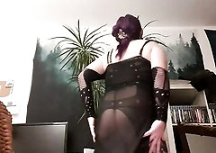 Purple haired Crossdresser wanna tease his ramrod an butt