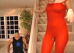 This blonde whore shaves pussy for her man