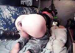 Sissy Ass Beauty Tiffany Ciskiss Screws Booty In Ripped Jeans