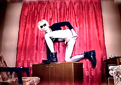 Teenie Sissy Pummel in Motel