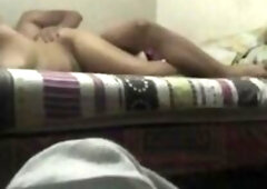 Regalando mi cuca a mi'migo de cumpleaños, mientras hablo con mi novio por telefono