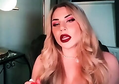 Goddess Blonde Kitty - Lipstick Try On Haul