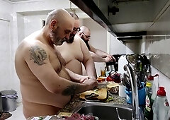 Chunky bears and small gay boys in a fun DILF threesome