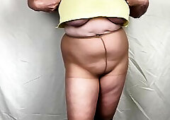 Mrs Aged Feet is letting u all watch her over the knee boots, if u would like to watch greater amount of the boots being worn, drop Mrs MF a message. 