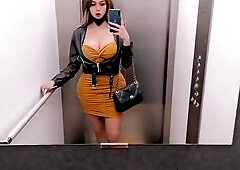 T-Girl In The Elevator Witnessing Her Nude Assets