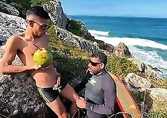 Tourist from Minas Gerais ate surfer on Florianpolis beach.