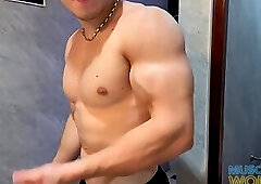 Verbal Hunk Knows You’re Weak for His Muscles