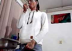 In pajamas&comma; the expelled nurse rubs her pussy until orgasm&colon; Raba Erre Pro