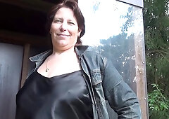 Diewertje In This Naughty Mama Loves To Suck Cock