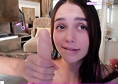 THIS BABE TASTES A VIBRATOR FOR THE 1ST TIME