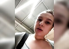 Hot amateur Jucielussie maaturbate and cumming on the gym