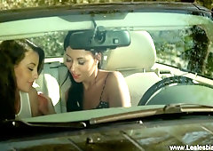 Come To Me Lovely Lesbians And Lets Enjoy The Moment