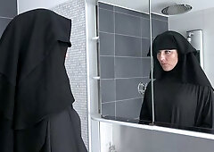 Muslim chick Valentina Ross is enjoying dick-riding so much