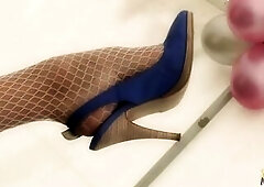 Aroused golden-haired milfs are hopeless for enjoyment so they pounce on his large wang for an anal trio