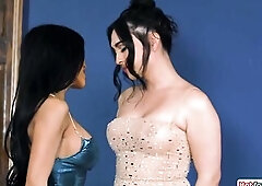 Transsexual Ember Fiera gets uncut rod sucked by oriental Ember Snow