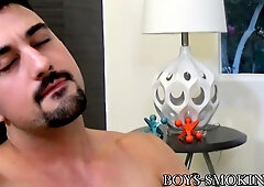 Solo onanism with a supreme looking chain smoking faggot