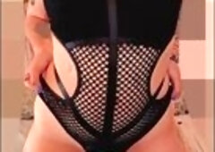 Thick MILF sexting with my lover while hubby is away - then I sit on his face