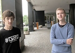 Threesome-esque gay fuck scene with two twinks