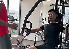 Asian hot encounter in gym