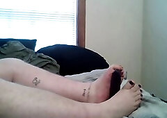 FEMBOY SOLO FOOTJOB ON LARGE SEXTOY
