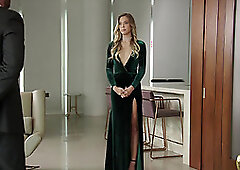 Avery Is Not An Average Babe: She Loves Ass Pumping!