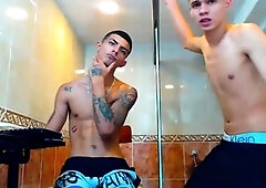 Real amateur college twinks suck cocks in reailty gay sex