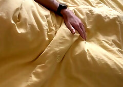 Jerking my large shlong using oil – morning brilliance. Watch my uncut large dick cum